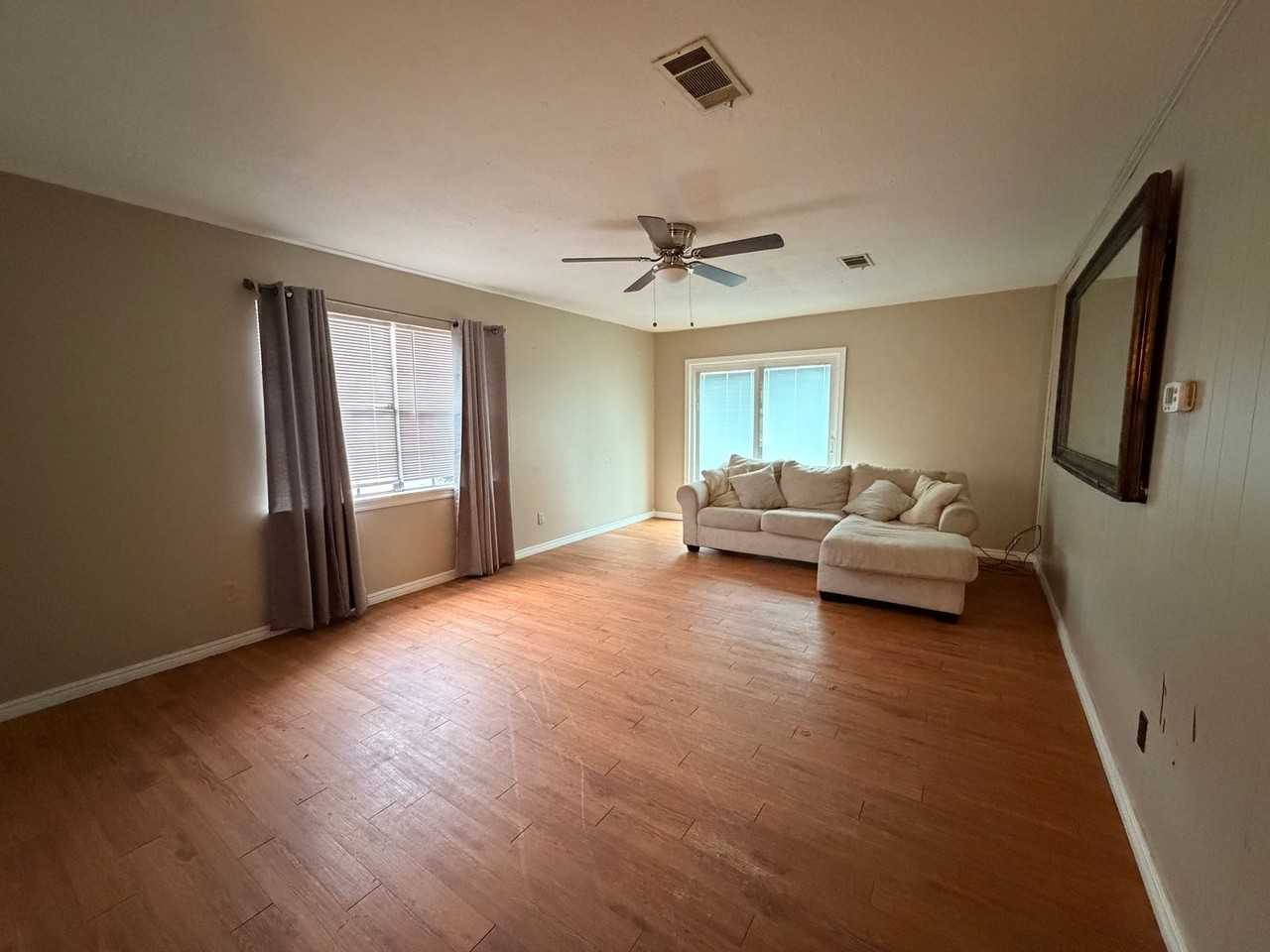 906 N Boston Ave - Photo 2 of 15