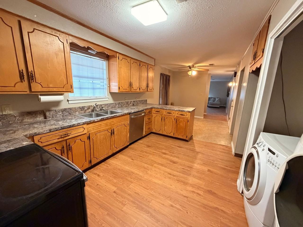 906 N Boston Ave - Photo 3 of 15