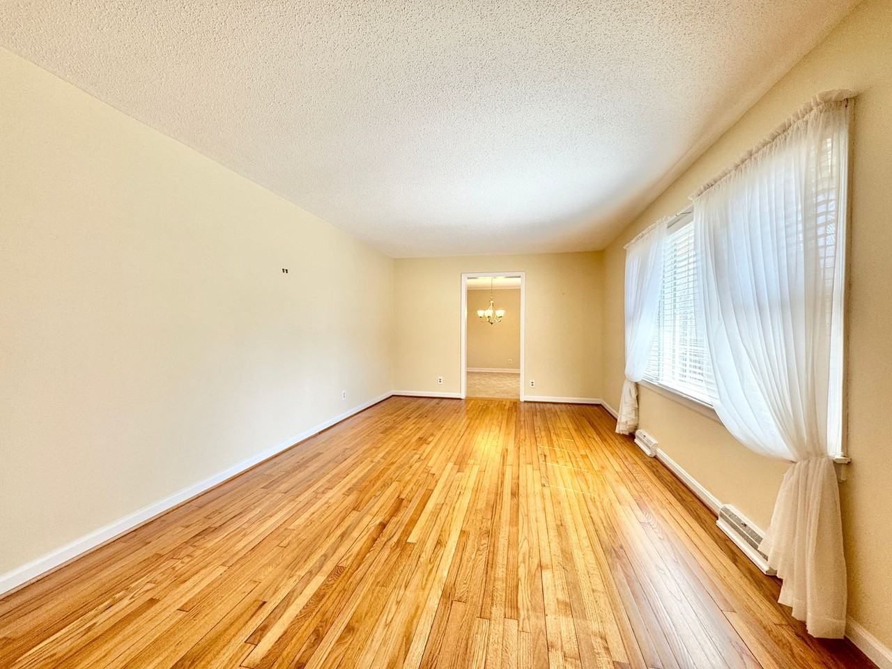 2110 Kello Dr - Photo 2 of 18