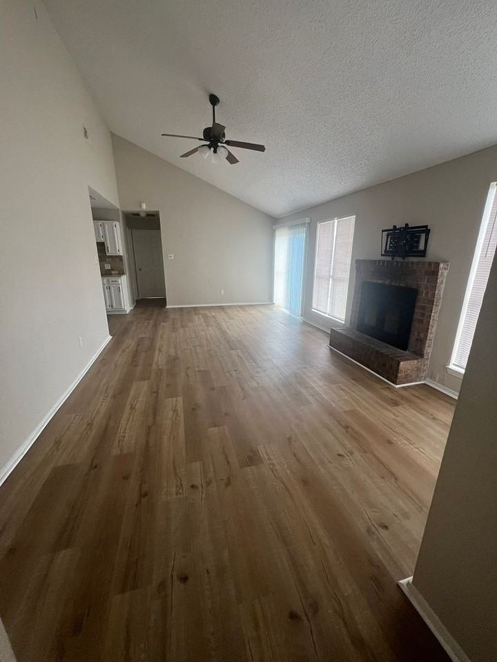 14 Reagan Cir - Photo 2 of 13