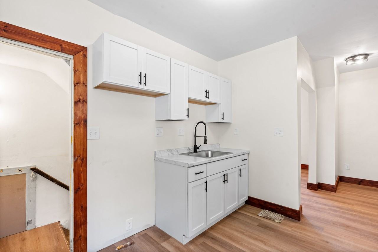 2084 Queen City Ave - Photo 3 of 28