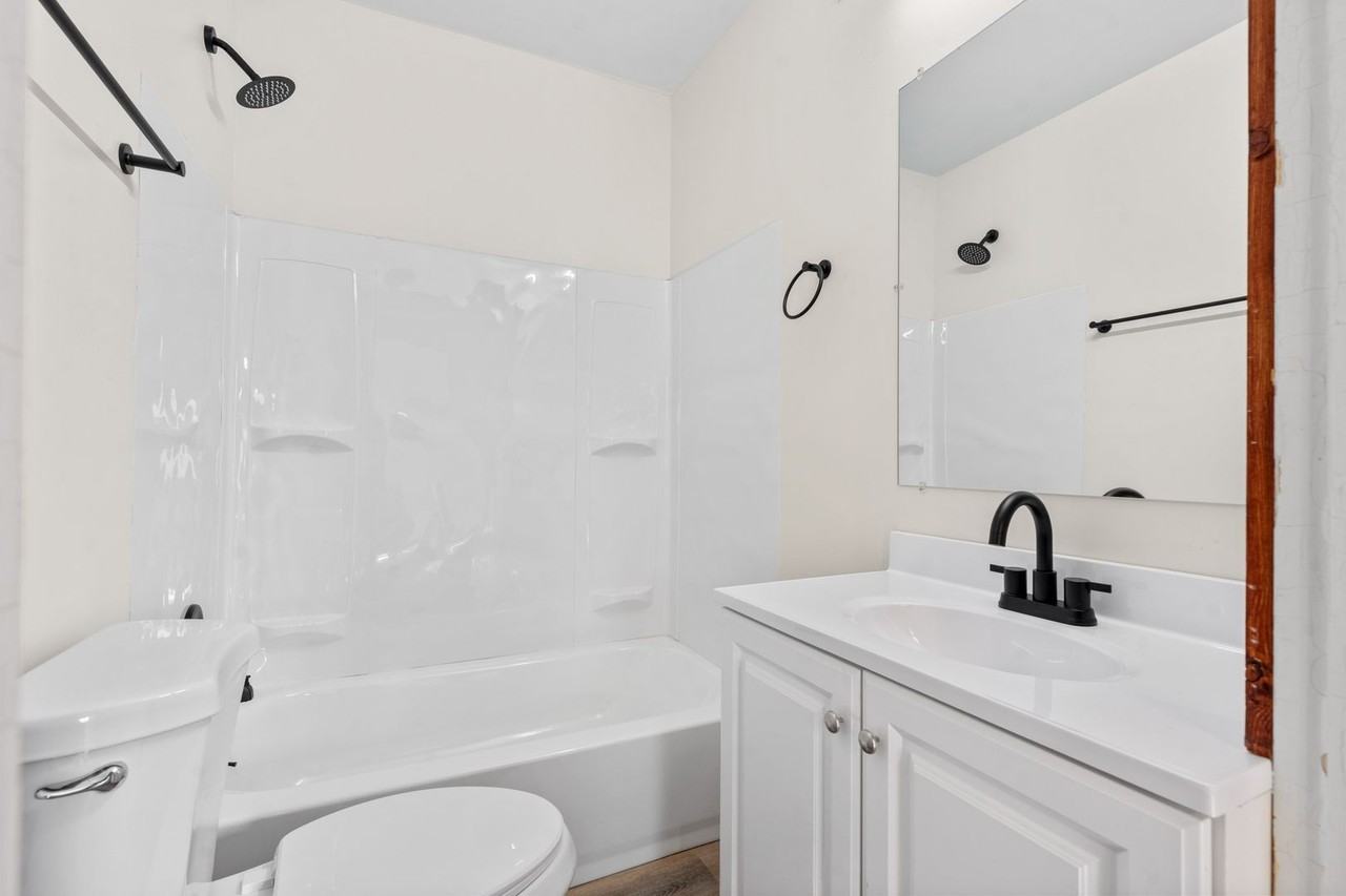 2084 Queen City Ave - Photo 4 of 28