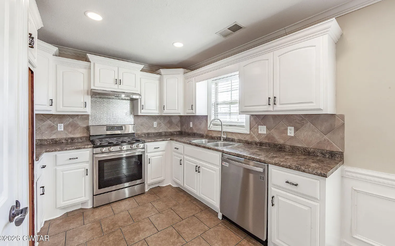 16 Birch Hollow Ln - Photo 5 of 13