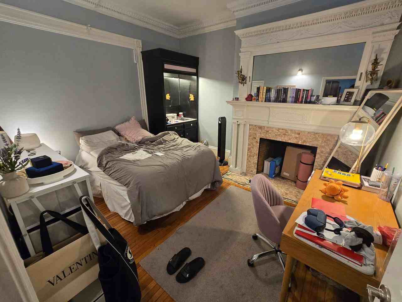 11 Bay State Rd - Photo 4 of 9