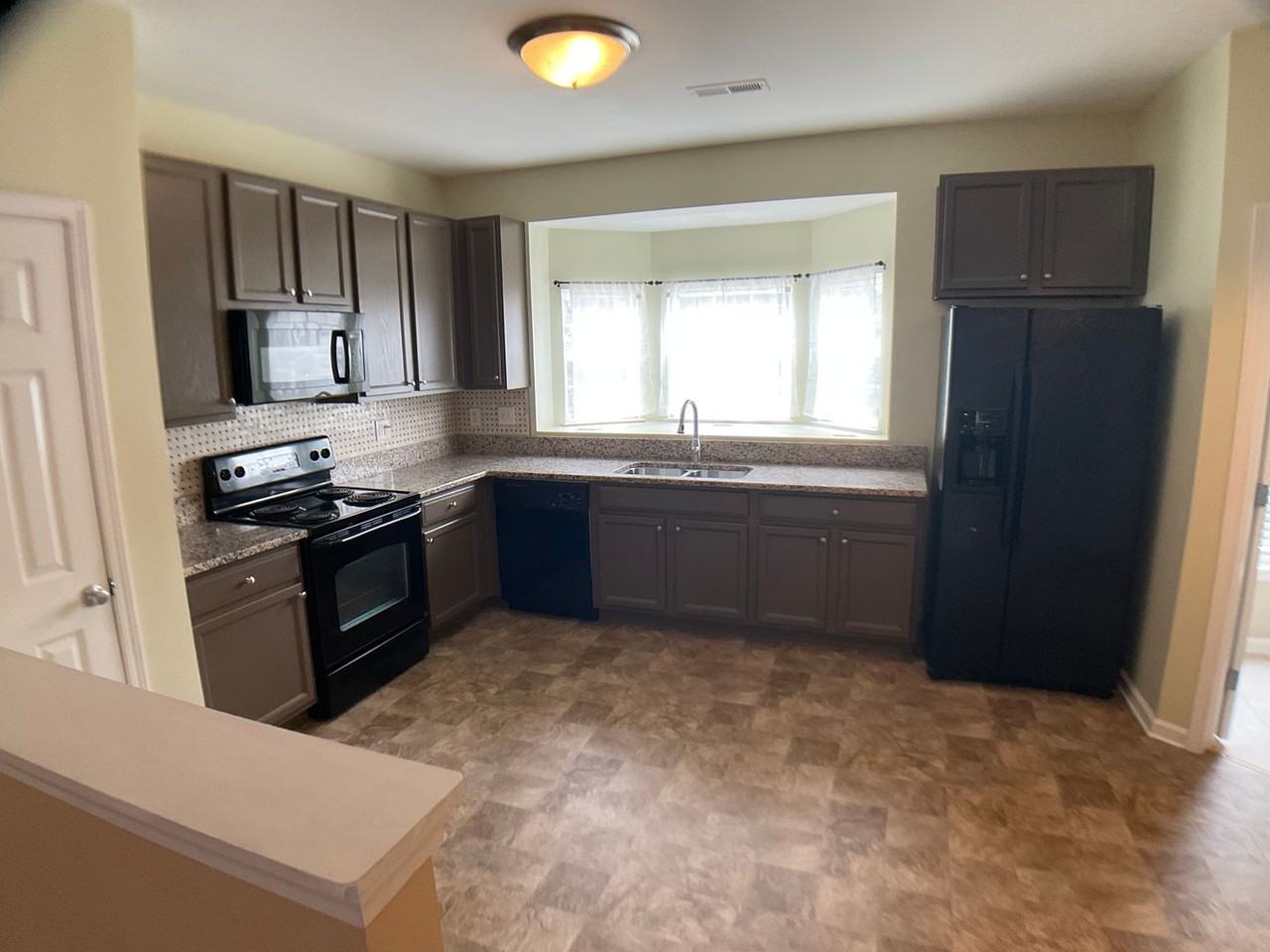 2616 Wyntercrest Ln - Photo 2 of 28