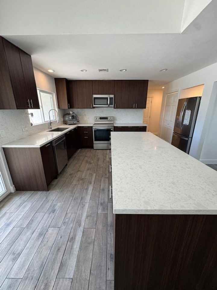 1990 E Calle Felicia - Photo 7 of 29