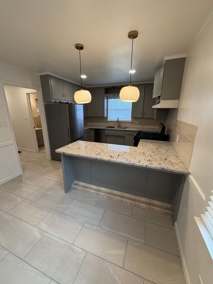 4130 E 22nd Pl - Photo 6 of 17