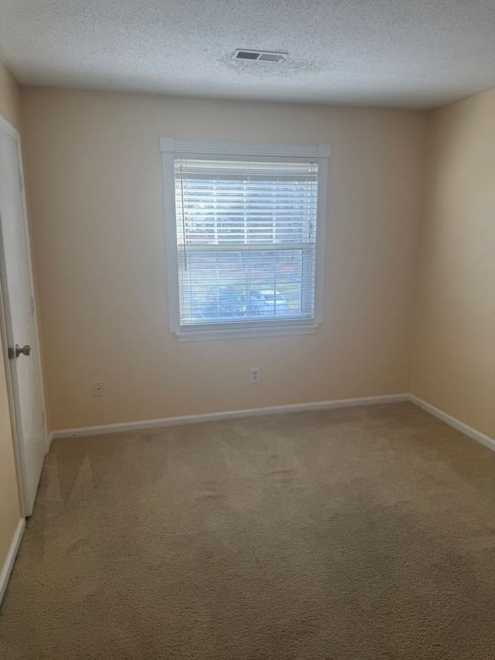 5627 Hornaday Rd - Photo 7 of 9