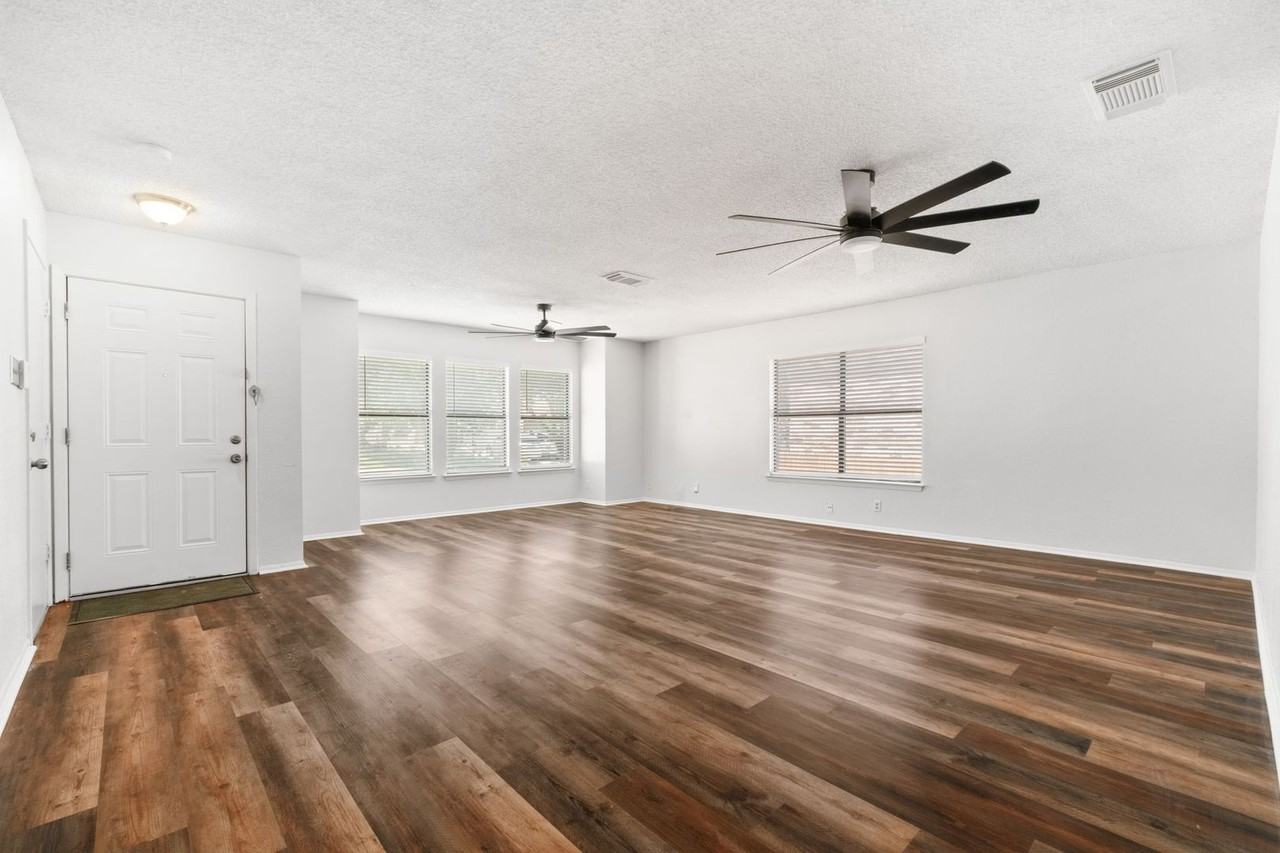 9546 Wicklow Dr - Photo 5 of 28