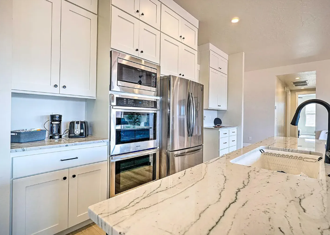 5189 W 2040 S - Photo 4 of 29