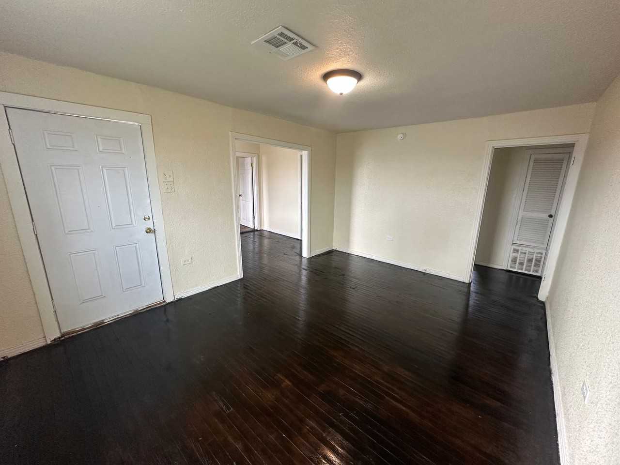 3921 Roselawn Dr - Photo 5 of 27