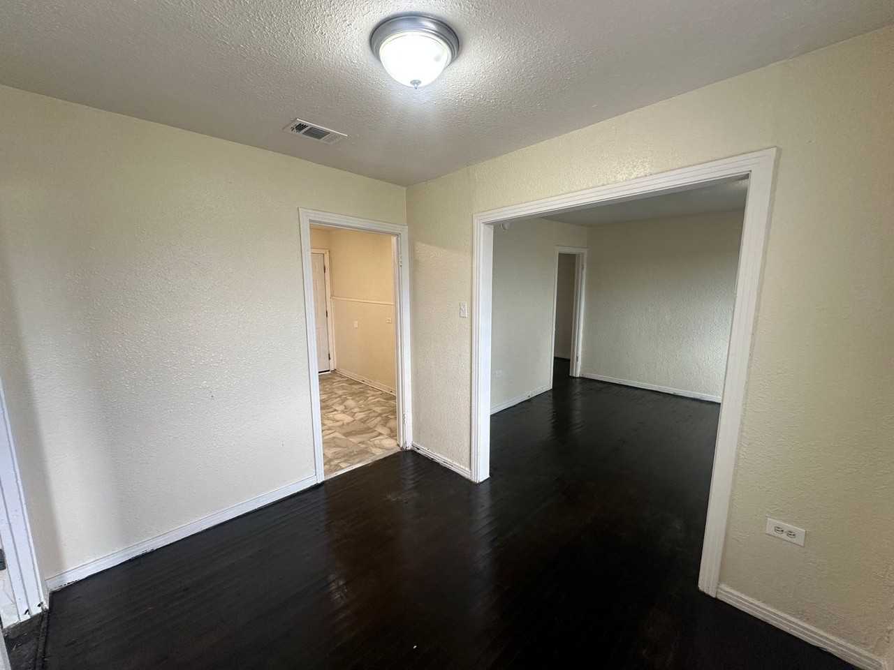 3921 Roselawn Dr - Photo 6 of 27