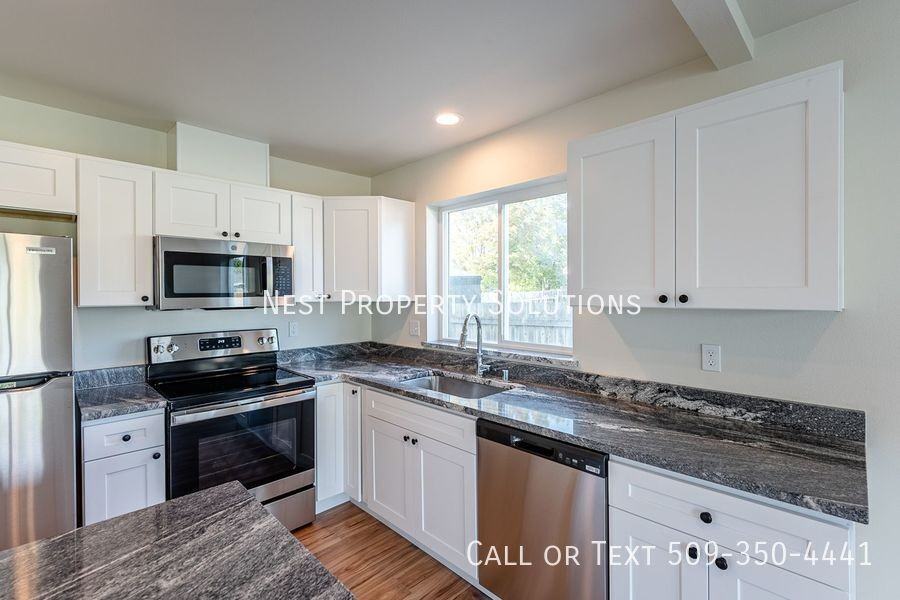 1073 S Grand Dr #A - Photo 2 of 29