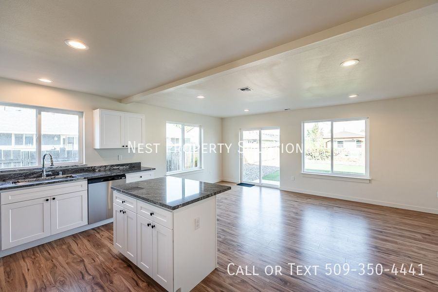 1073 S Grand Dr #A - Photo 4 of 29