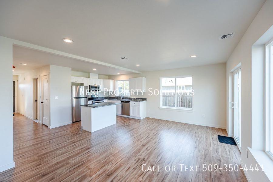 1073 S Grand Dr #A - Photo 5 of 29