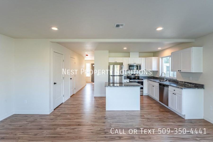 1073 S Grand Dr #A - Photo 7 of 29