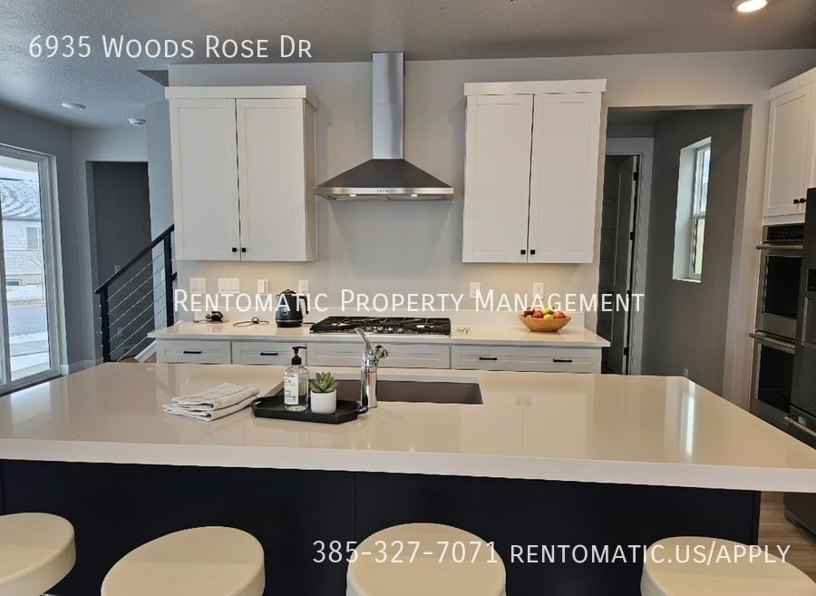 6935 Woods Rose Dr - Photo 4 of 50