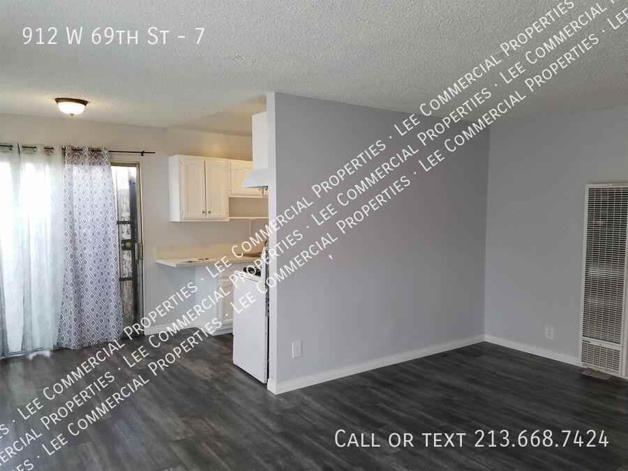 912 W 69th St #7 - Photo 4 of 10