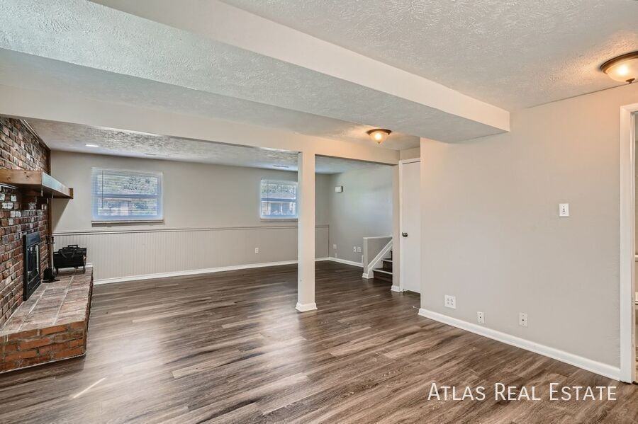 1966 S Olathe St - Photo 5 of 23