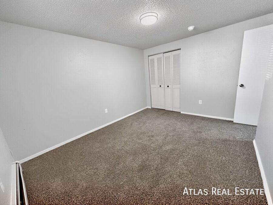 461 El Paso Blvd #D - Photo 2 of 25