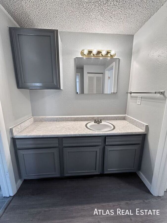 461 El Paso Blvd #D - Photo 7 of 25