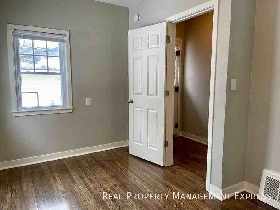 2418 S Main Ave - Photo 6 of 10