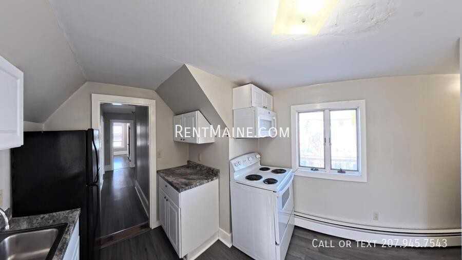 402 4th St #2 - Photo 2 of 13