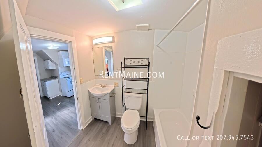 402 4th St #2 - Photo 5 of 13