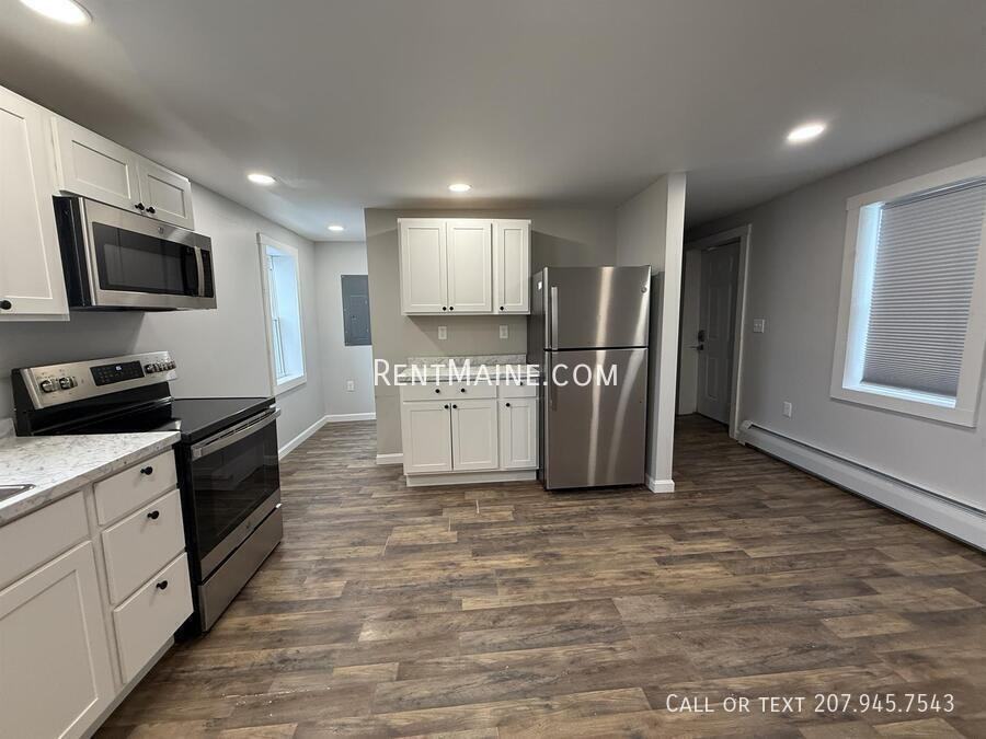 99 Pine St #B - Photo 2 of 9