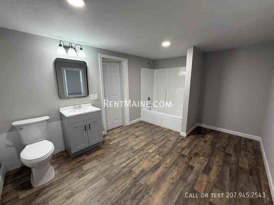 99 Pine St #B - Photo 3 of 9