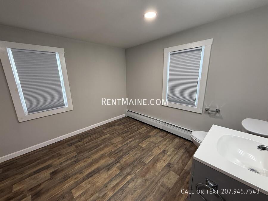 99 Pine St #B - Photo 4 of 9