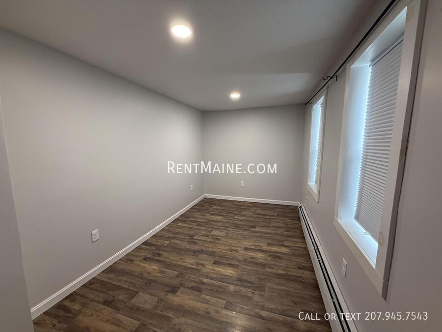 99 Pine St #B - Photo 5 of 9