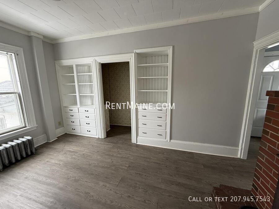 120 Center St #1 - Photo 3 of 9