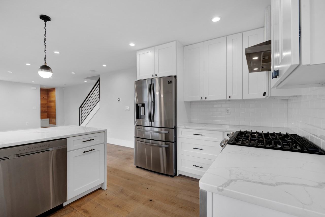 5226 11th St Ne - Photo 3 of 18