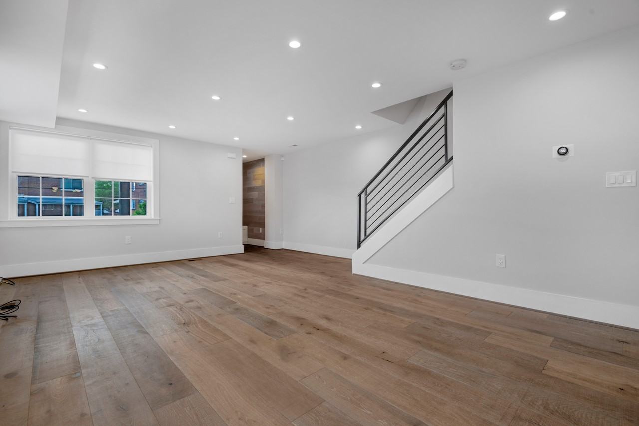 5226 11th St Ne - Photo 7 of 18