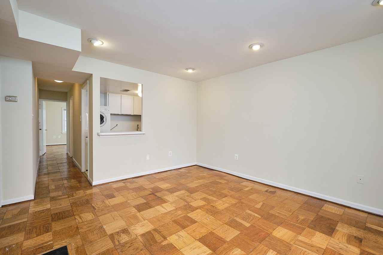 1607 Corcoran St Nw #B - Photo 4 of 16