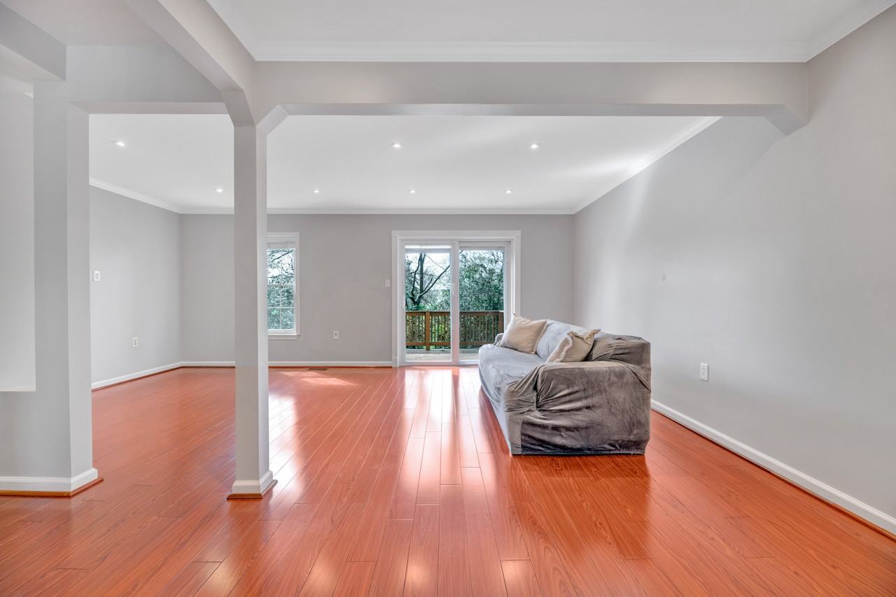 7826 Mount Woodley Pl - Photo 2 of 35