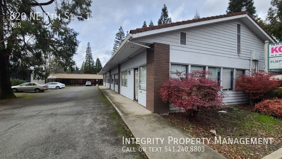 820 Ne 7th St #1 - Photo 3 of 20