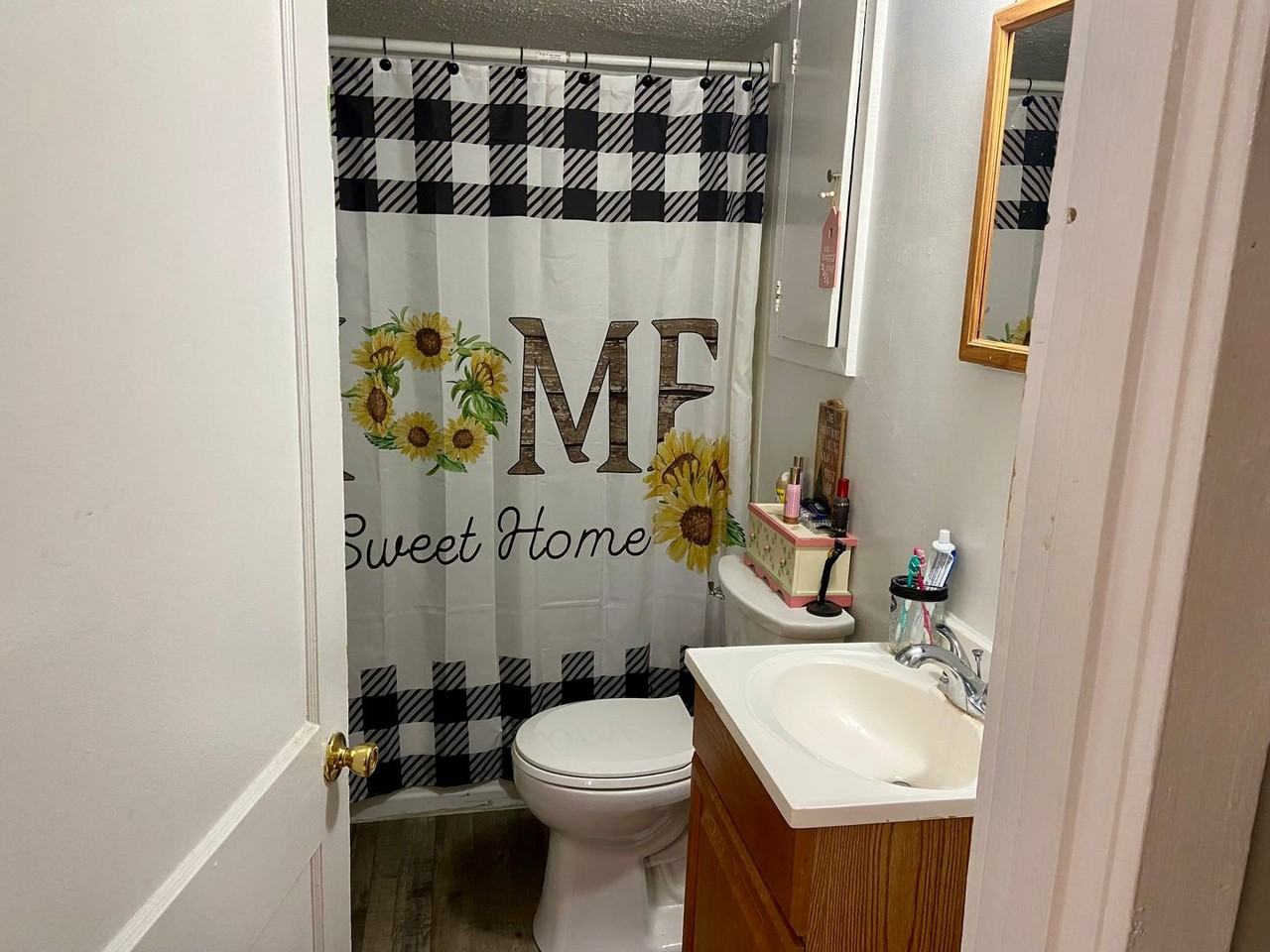 5712 Union Deposit Rd - Photo 6 of 9