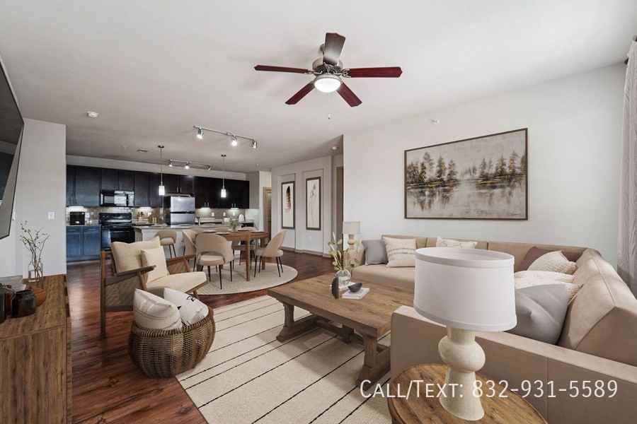 1562 N Westgreen Blvd #DW5 - Photo 4 of 12