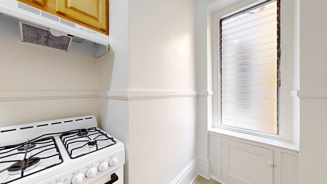 422 Ellis St #307 - Photo 6 of 10