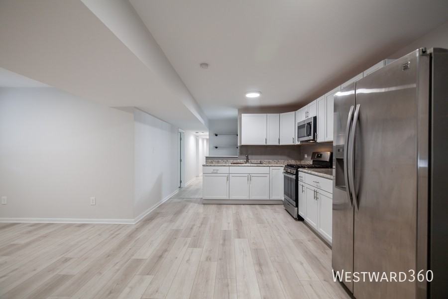 4018 W Oakdale Ave #1 - Photo 2 of 15