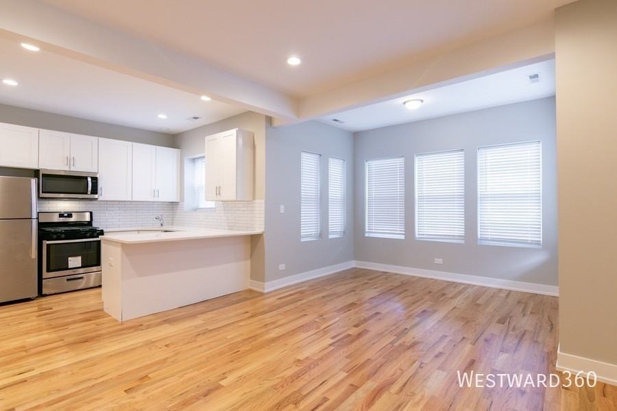 5426 S Ingleside Ave #3N - Photo 2 of 11