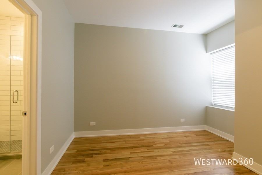 5426 S Ingleside Ave #3N - Photo 4 of 11