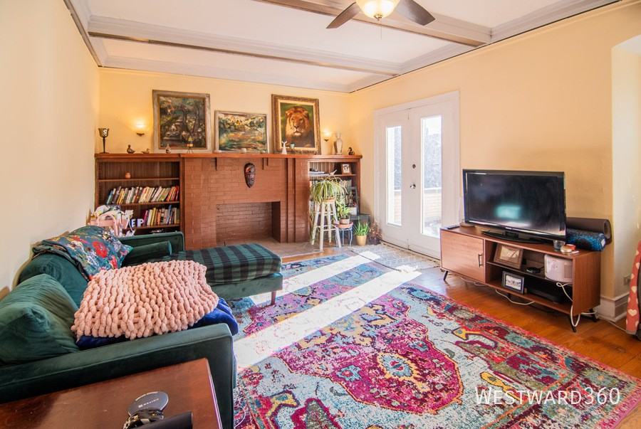 844 W Lakeside Pl #3E - Photo 3 of 15