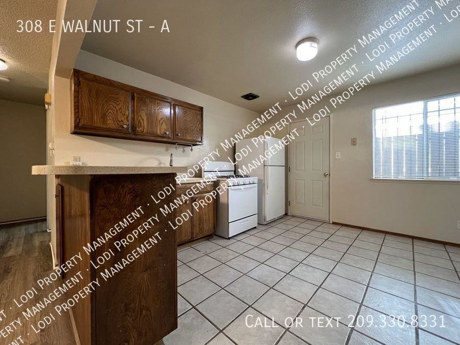 308 E Walnut St #A - Photo 5 of 22