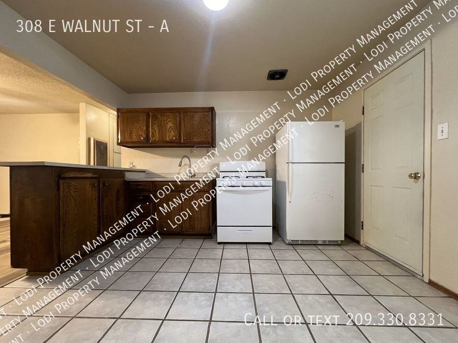 308 E Walnut St #A - Photo 6 of 22