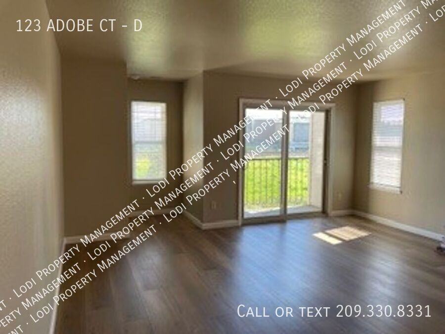 123 Adobe Ct #D - Photo 3 of 18