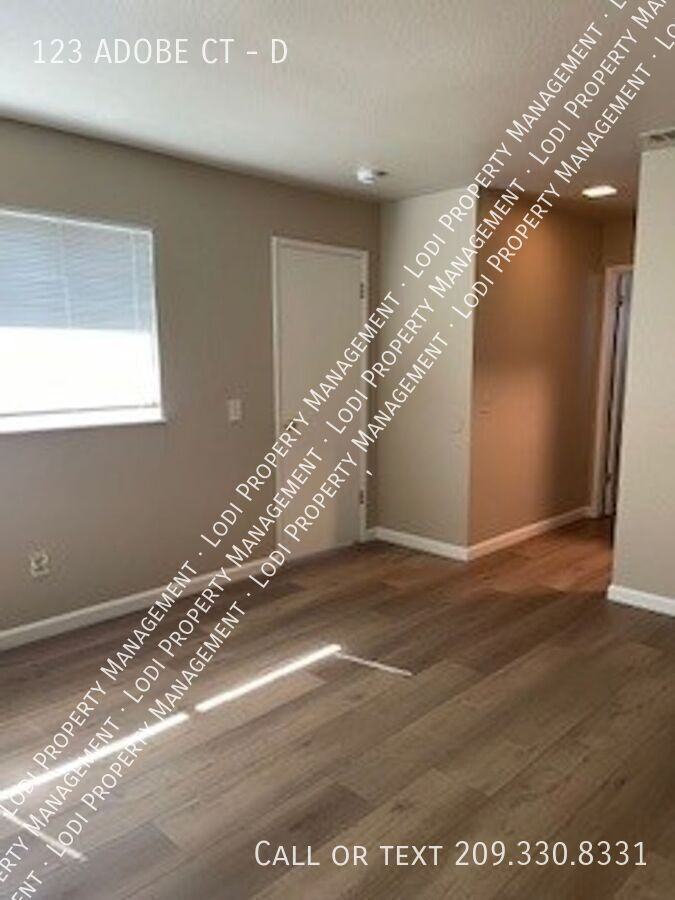 123 Adobe Ct #D - Photo 5 of 18