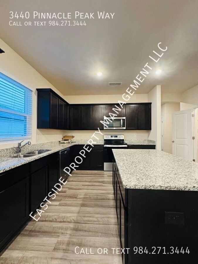 3440 Pinnacle Peak Dr - Photo 4 of 30